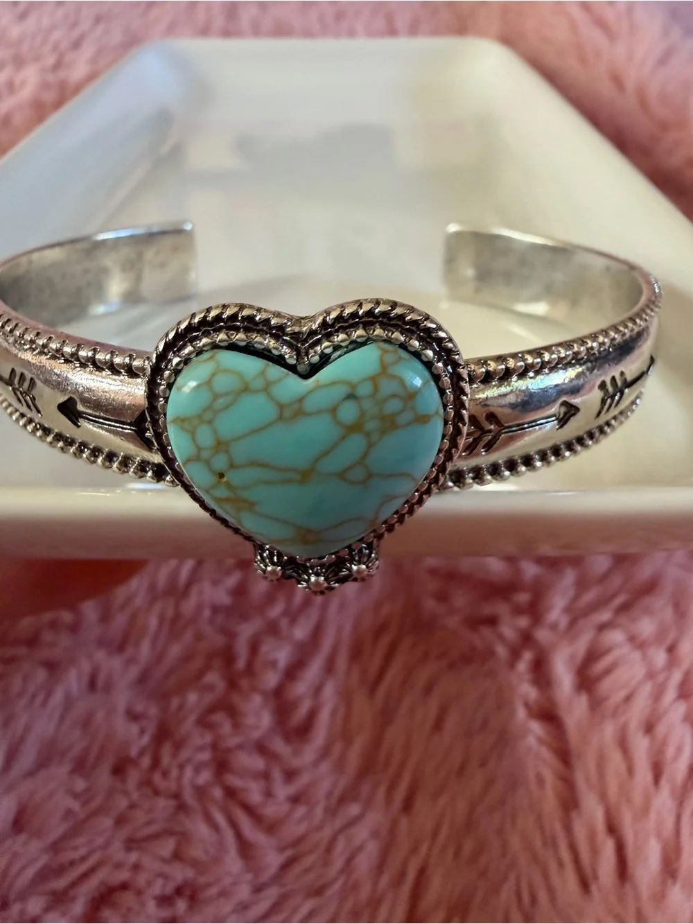 BANGLE BRACELET